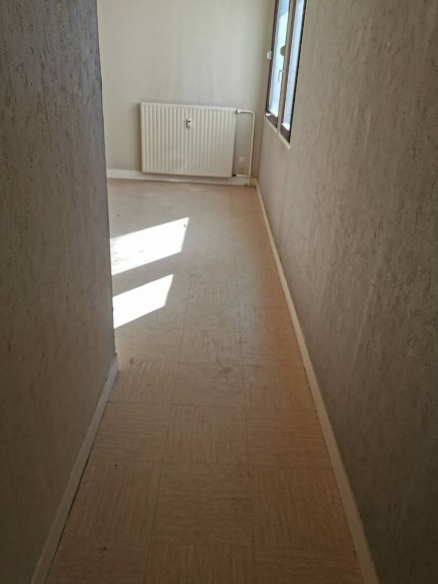 Professionnel pour effectuer le débarras d'une maison pour vendre un bien près d'Amiens 80